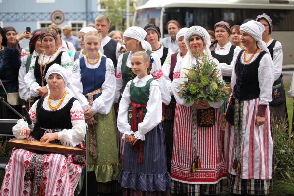 Juodkrantės festivalyje „Pūsk, vėjuži!“ – poezija ir kuršininkų tapatybės ženklai