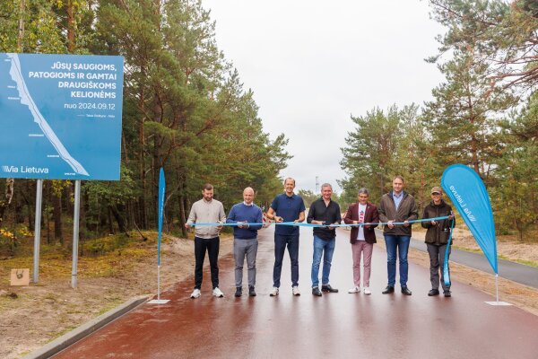 Kuršių nerijoje atidarytas naujasis Smiltynė–Nida pėsčiųjų ir dviračių takas