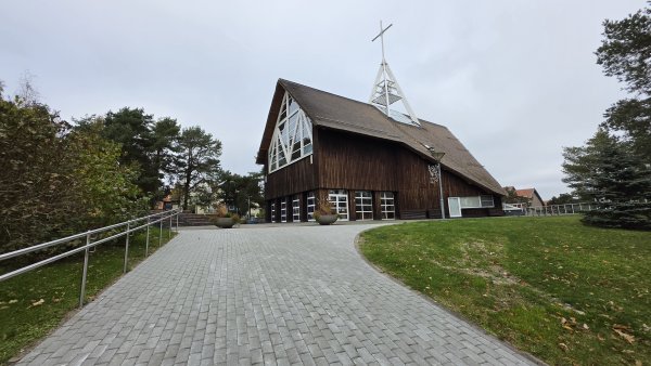 Atnaujintos Nidos katalikų bažnyčios prieigos 